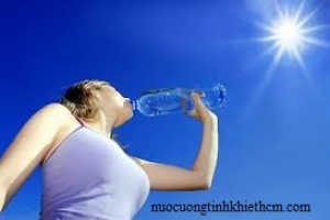 Uống nước đúng thời điểm giúp ngăn ngừa bệnh tim