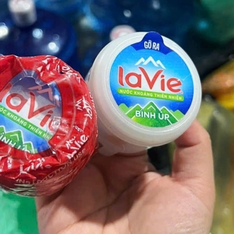 Cách kiểm tra tem chống giả trên nước khoáng Lavie khi đặt mua tại đại lý665